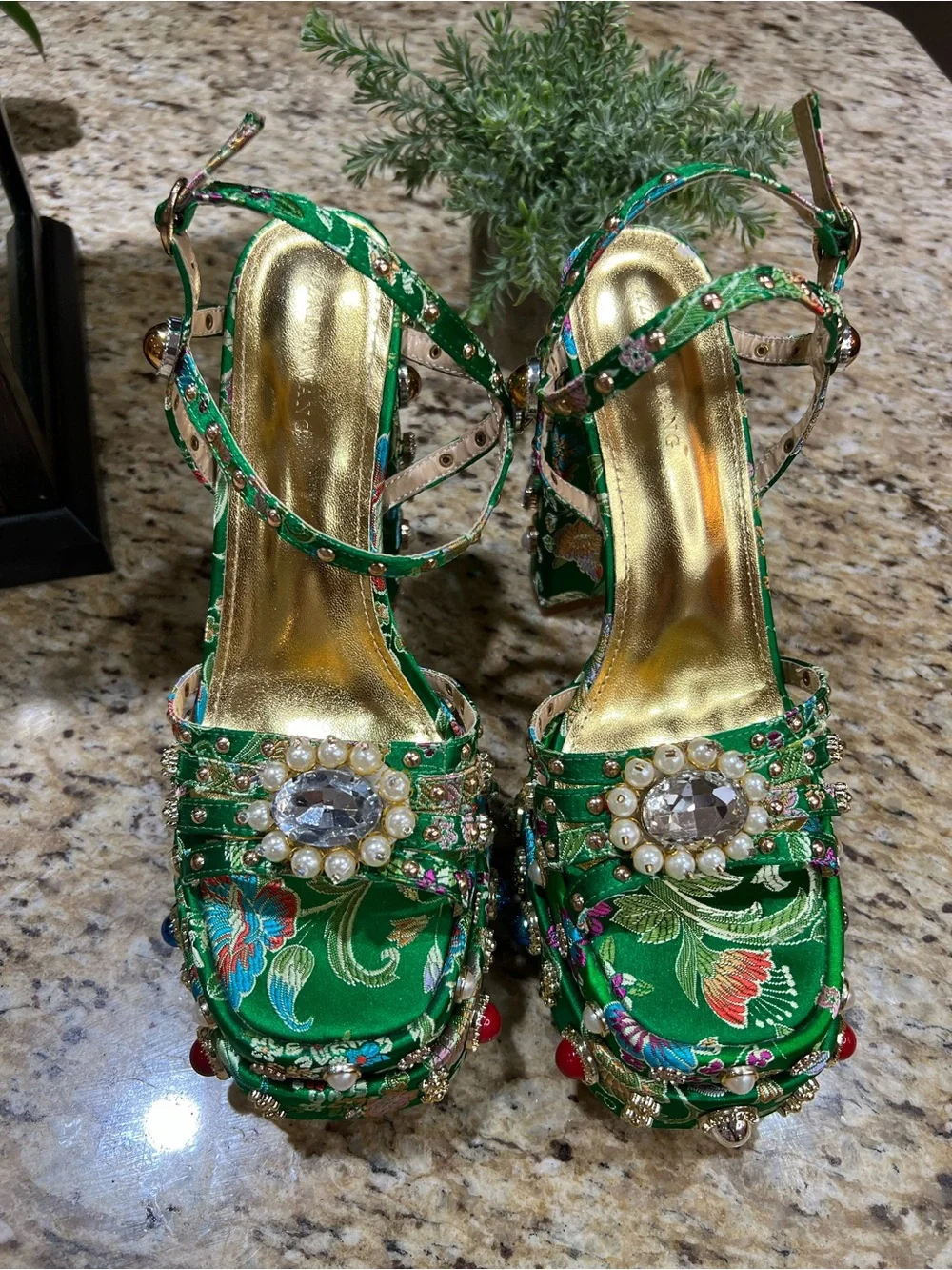 AZALEA WANG ANNIE STRAPPY EMBELLISHED CHUNKY SANDAL IN GREEN 10